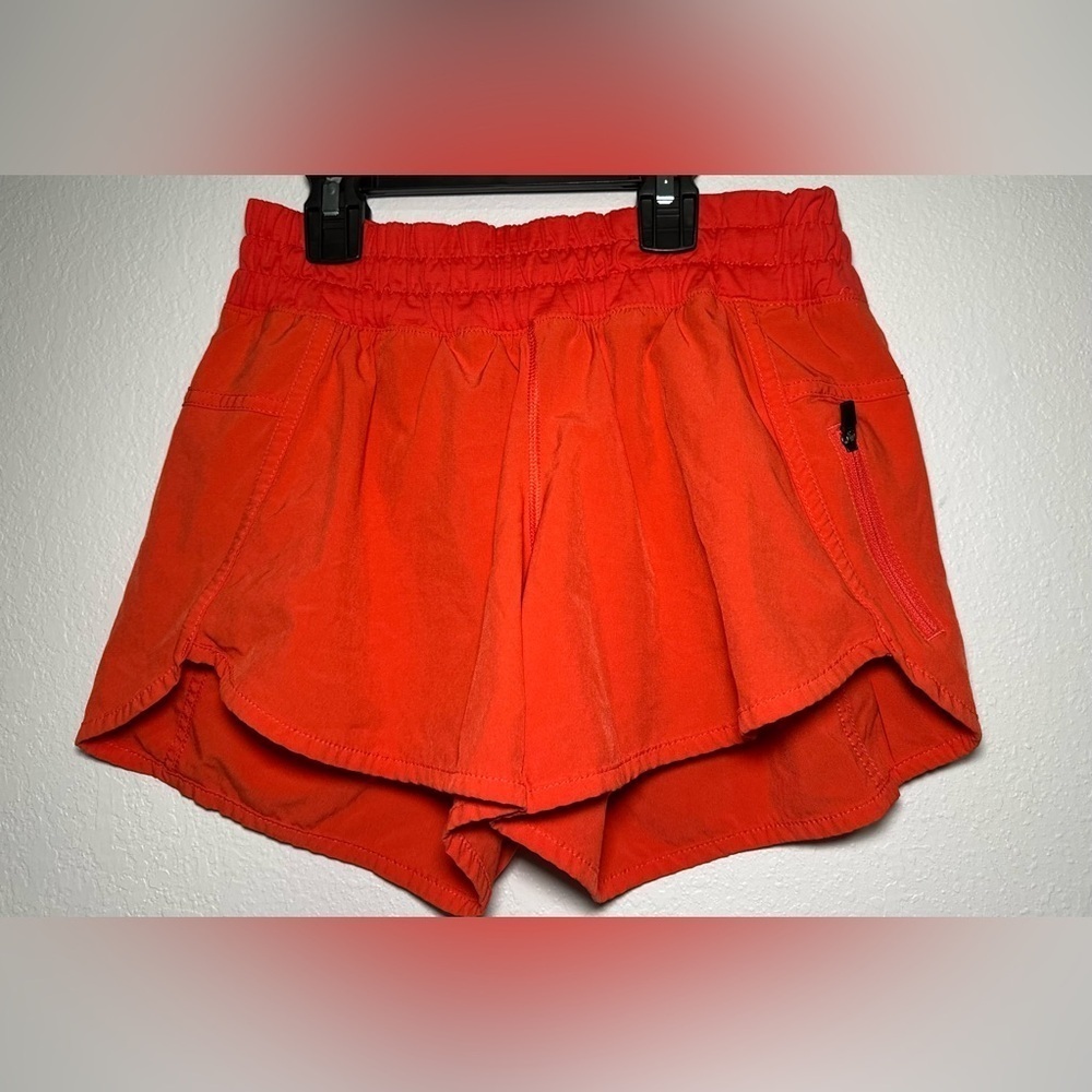 Lululemon Lululemon Tracker Short V *4" Vivid Flame Sz 4